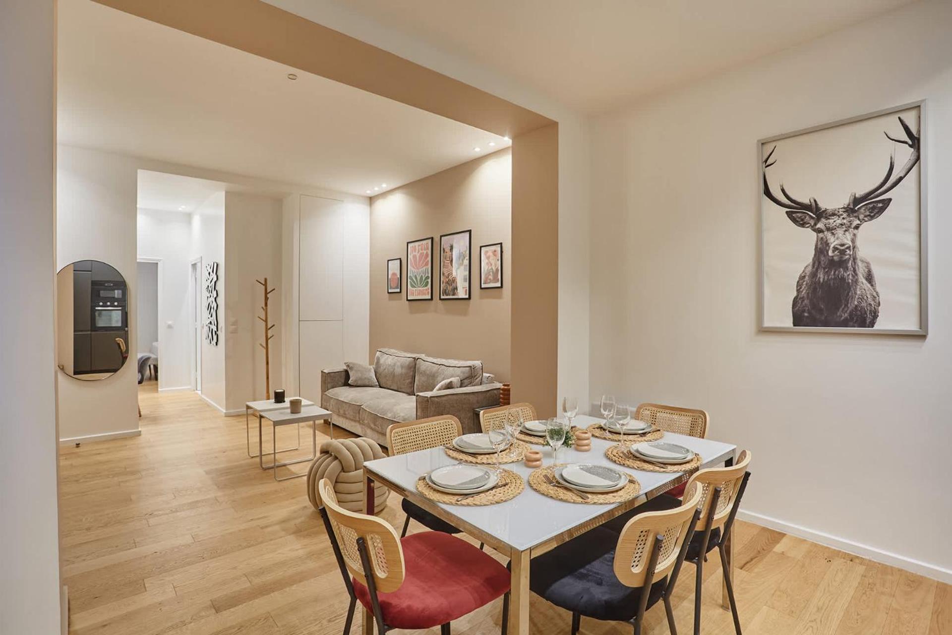 New 2 Bedrooms Center Of By Prestige Appartamento Parigi