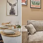 New Apartment 2 Bedrooms Center Of Paris By Studio Prestige
