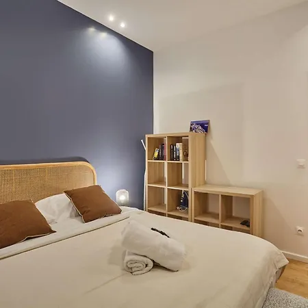 New 2 Bedrooms Center Of By Prestige Appartamento Parigi