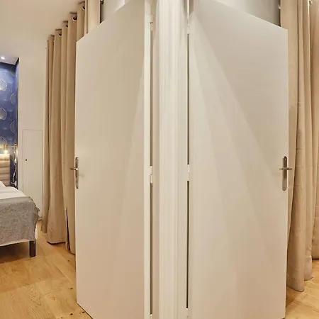 New 2 Bedrooms Center Of By Prestige Appartamento Parigi