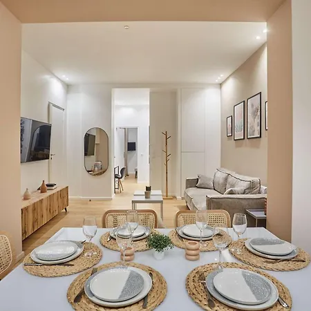 New 2 Bedrooms Center Of By Prestige Appartamento Parigi