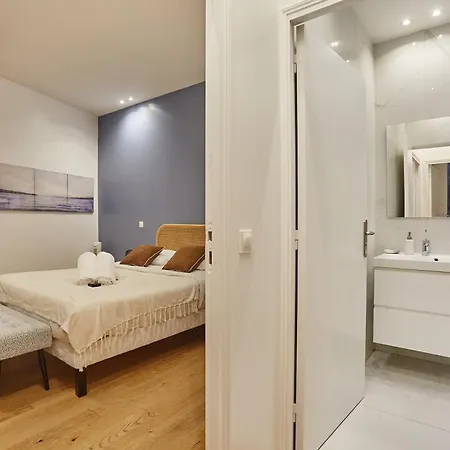New 2 Bedrooms Center Of By Prestige * Paris