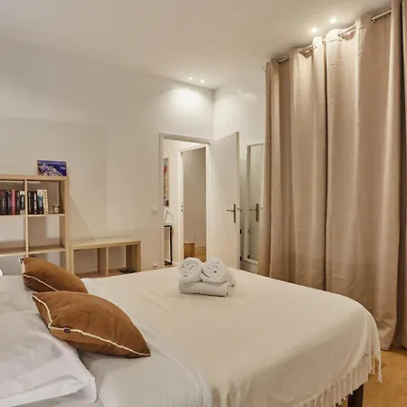 New 2 Bedrooms Center Of By Prestige Paris